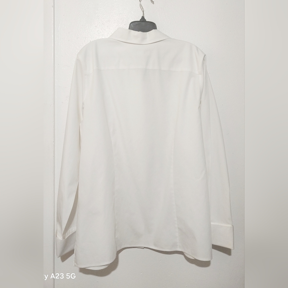 Gold Label Embrioded Blouse W/Embroided Cuff Links.. - Picture 2 of 5